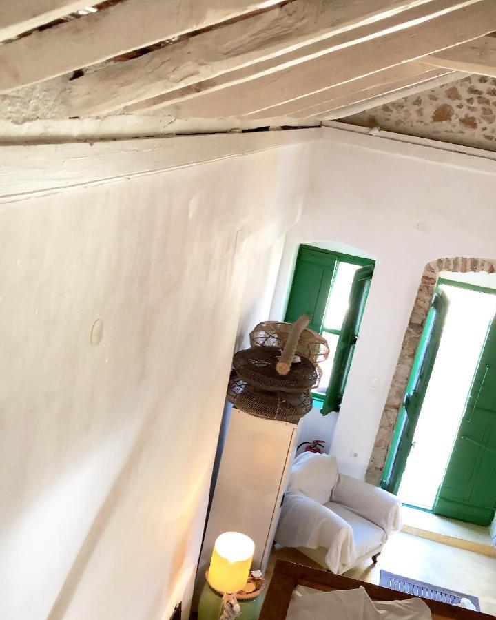 Hypate, Traditional Island Cottage Chalki Town Exteriér fotografie
