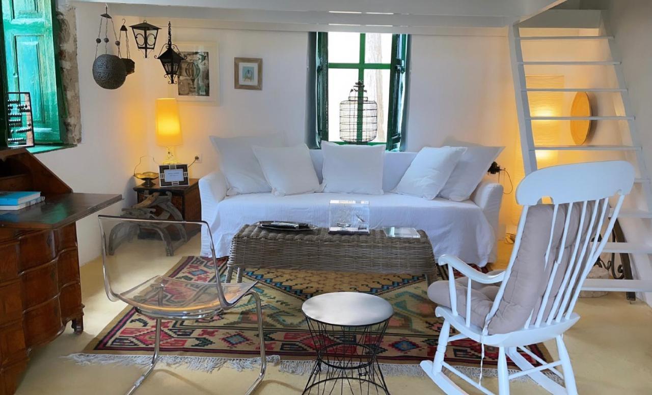 Hypate, Traditional Island Cottage Chalki Town Exteriér fotografie